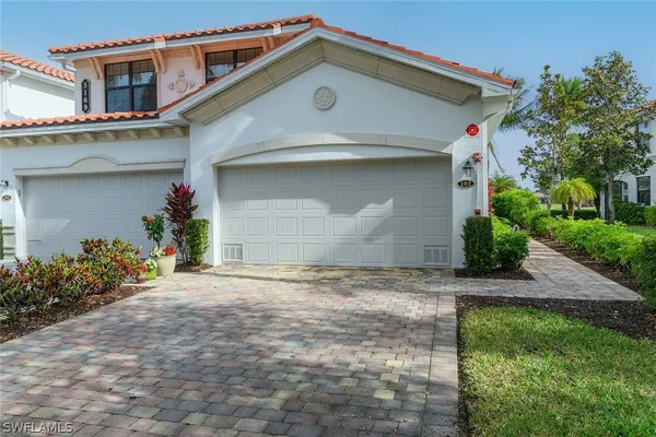 Property Slideshow image 3 of 37 | 3169 aviamar cir 102, Naples, FL, 34114