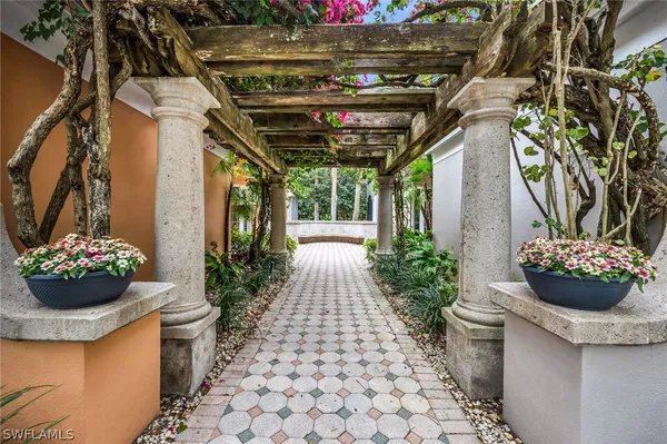 Property Slideshow image 2 of 20 | 645 via mezner 804, Naples, FL, 34108