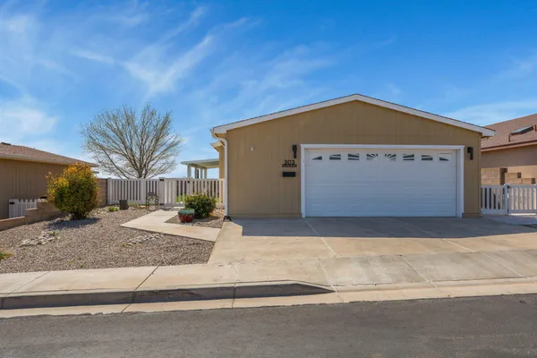 Property Slideshow image 2 of 44 | 303 sunrise bluffs dr, Belen, NM, 87002