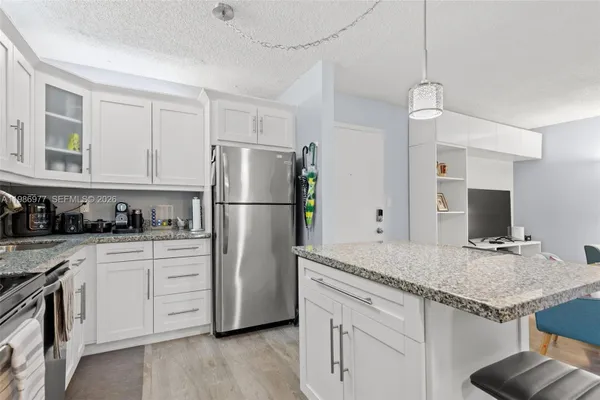 Property Slideshow image 3 of 20 | 10709 w clairmont cir 111, Tamarac, FL, 33321