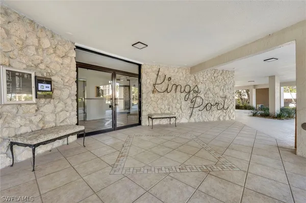 Property Slideshow image 3 of 18 | 2150 gulf shore blvd 609, Naples, FL, 34102