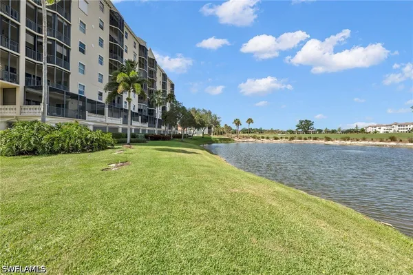 Property Slideshow image 2 of 35 | 580 el camino real 3402, Naples, FL, 34119