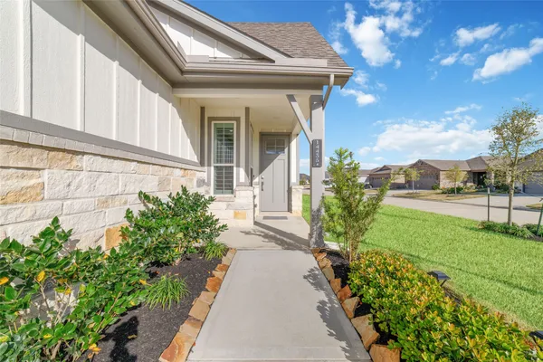Property Slideshow image 2 of 33 | 14435 garden grove ct, Willis, TX, 77318