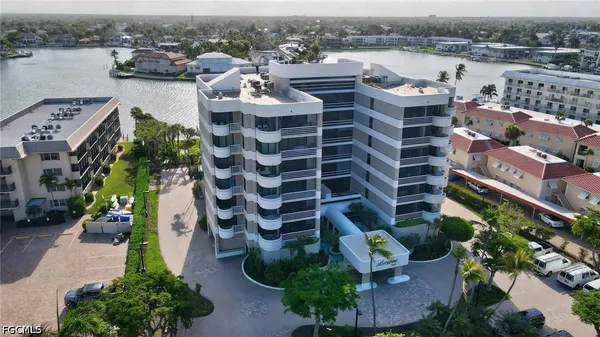 Property Slideshow image 2 of 50 | 3100 gulf shore blvd 104, Naples, FL, 34103