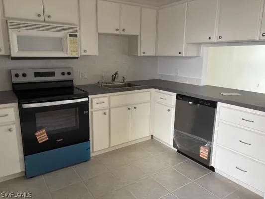 Property Slideshow image 3 of 9 | 4260 se 20th pl 205, Cape Coral, FL, 33904