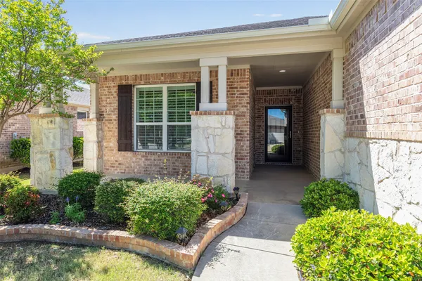 Property Slideshow image 2 of 38 | 7335 musselburgh dr, Frisco, TX, 75036