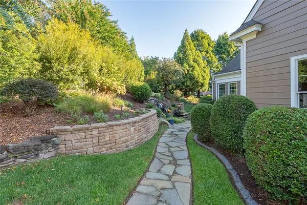 Property Slideshow image 3 of 49 | 208 portstewart, Williamsburg, VA, 23188