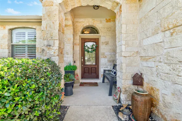 Property Slideshow image 3 of 32 | 822 boquilla trl, Georgetown, TX, 78633