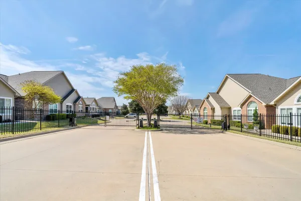 Property Slideshow image 3 of 40 | 2601 marsh ln 84, Plano, TX, 75093