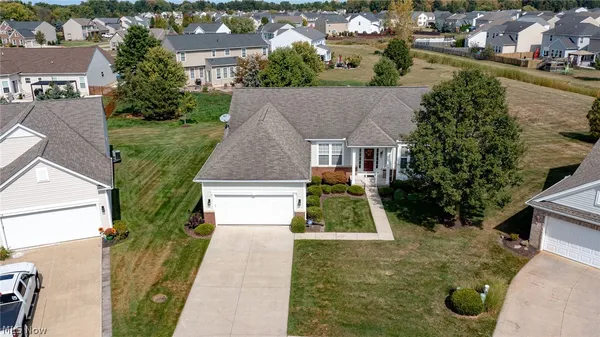 Property Slideshow image 3 of 41 | 9119 chatham cir, North Ridgeville, OH, 44039