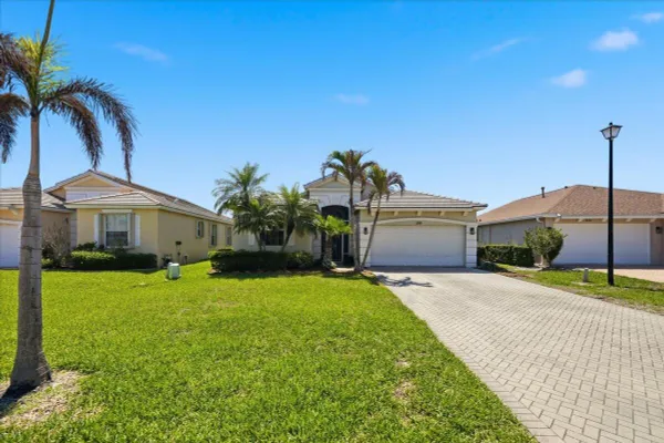 Property Slideshow image 2 of 68 | 399 sw lake forest way, Port St Lucie, FL, 34986