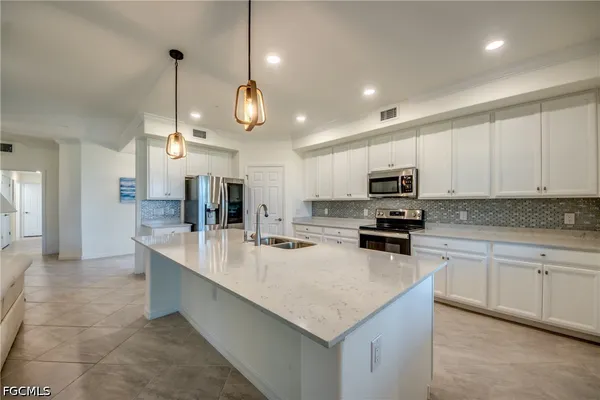 Property Slideshow image 3 of 50 | 12048 hawthorn lake dr 101, Fort Myers, FL, 33913