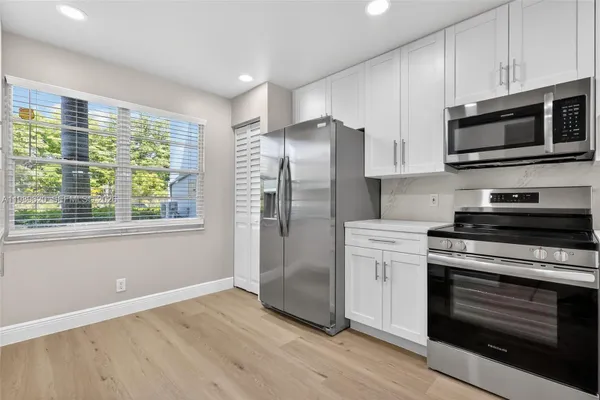 Property Slideshow image 2 of 39 | 12500 sw 5th ct 109m, Pembroke Pines, FL, 33027