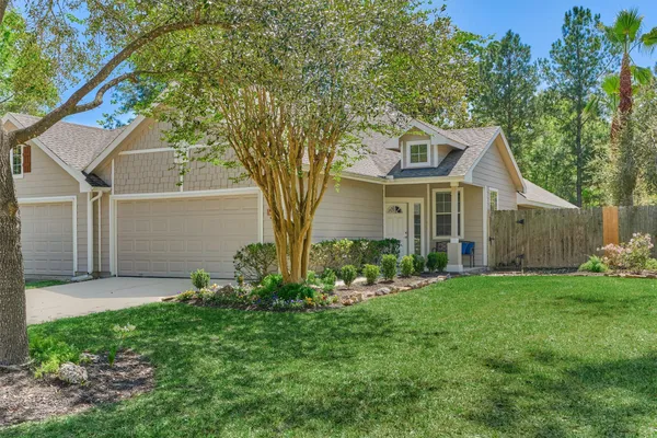 Property Slideshow image 2 of 28 | 7 greenwich pl, Conroe, TX, 77384