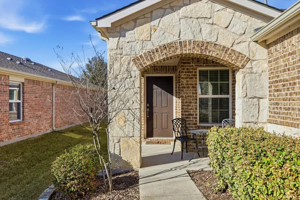 Property Slideshow image 2 of 39 | 3060 oyster bay dr, Frisco, TX, 75036