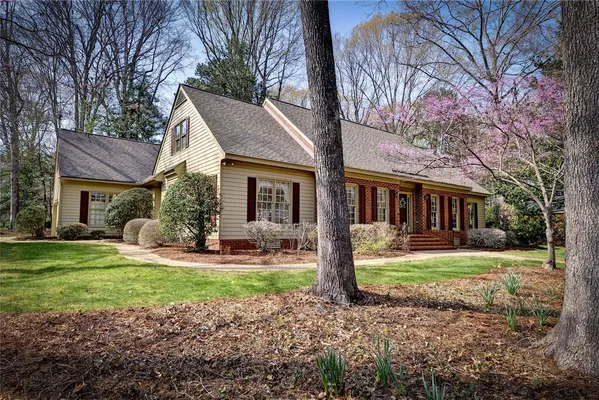 Property Slideshow image 3 of 50 | 111 swinley frst, Williamsburg, VA, 23188