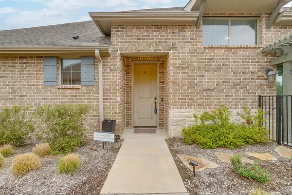 Property Slideshow image 2 of 39 | 1020 foxglove ln, Prosper, TX, 75078
