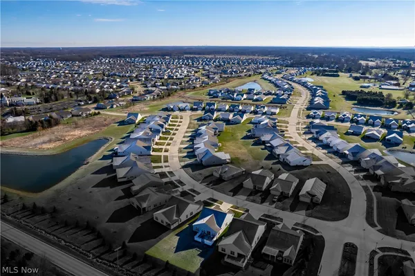 Property Slideshow image 3 of 45 | 157 kensington way, Elyria, OH, 44035