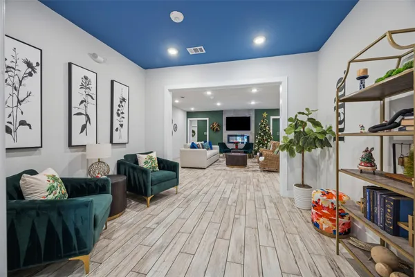 Property Slideshow image 2 of 38 | 6804 westview dr 2307, Houston, TX, 77055