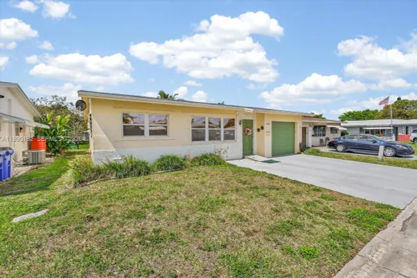 Property Slideshow image 2 of 32 | 1125 nw 69th ave, Margate, FL, 33063