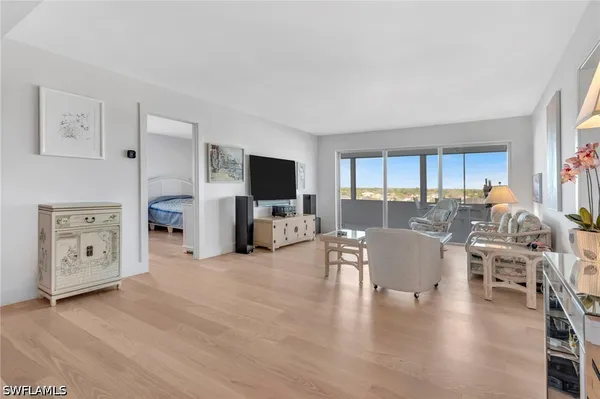 Property Slideshow image 2 of 24 | 3410 gulf shore blvd 701, Naples, FL, 34103