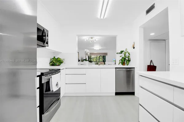 Property Slideshow image 2 of 20 | 700 sw 137th ave 303h, Pembroke Pines, FL, 33027