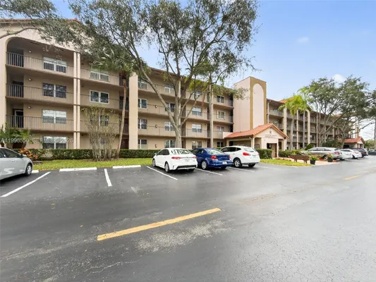 Property Slideshow image 3 of 48 | 1000 sw 125th ave 102n, Pembroke Pines, FL, 33027