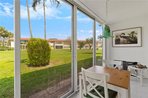 Property Slideshow image 2 of 44 | 3 abbey ln 101, Delray Beach, FL, 33446