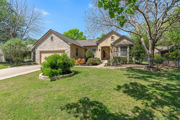 Property Slideshow image 2 of 29 | 110 persimmon ln, Georgetown, TX, 78633