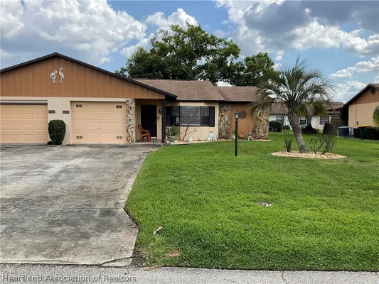 Property Slideshow image 2 of 36 | 3916 thunderbird hill cir, Sebring, FL, 33872