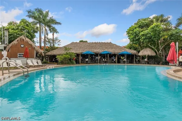 Property Slideshow image 2 of 16 | 2555 tamiami trl 102, Naples, FL, 34103