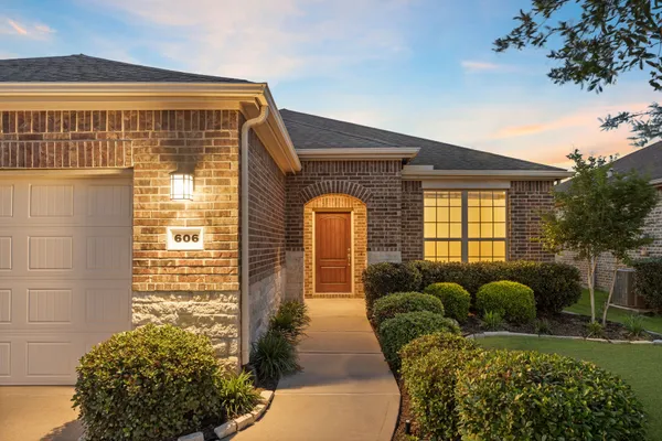 Property Slideshow image 3 of 46 | 606 pinyon ct, Richmond, TX, 77469