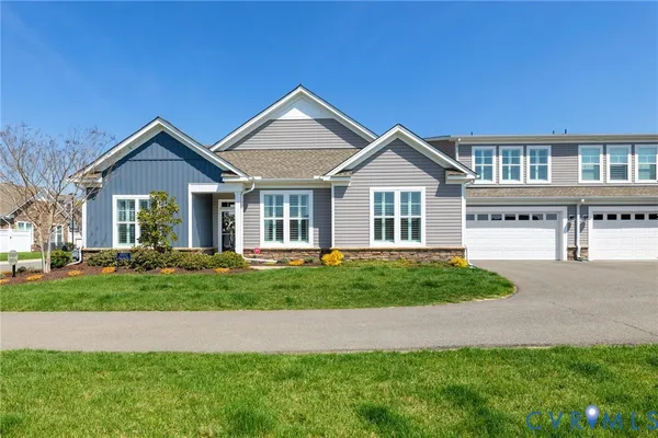 Property Slideshow image 2 of 42 | 10333 farm glen way, Glen Allen, VA, 23059