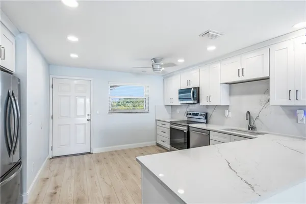 Property Slideshow image 3 of 32 | 1223 bayshore dr 308, Hutchinson Island, FL, 34949
