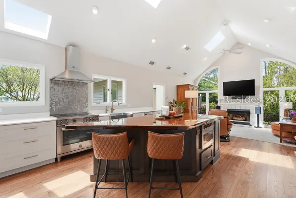 Property Slideshow image 2 of 57 | 7 foxhunt dr, Hilton Head Island, SC, 29926