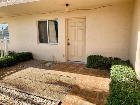 Property Slideshow image 2 of 3 | 6935 huntington ln 108, Delray Beach, FL, 33446