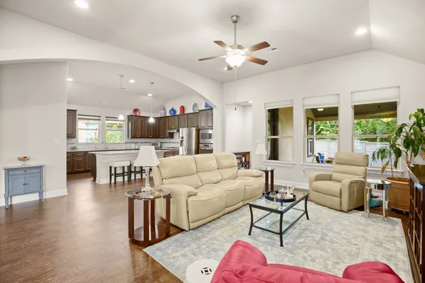 Property Slideshow image 3 of 25 | 5015 lunata way, Round Rock, TX, 78665