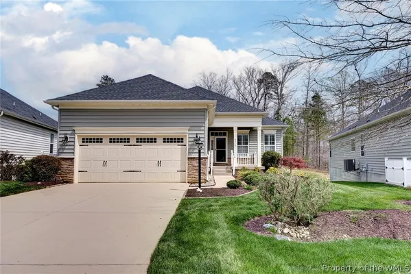 Property Slideshow image 2 of 50 | 6416 brightwell ct, Williamsburg, VA, 23188