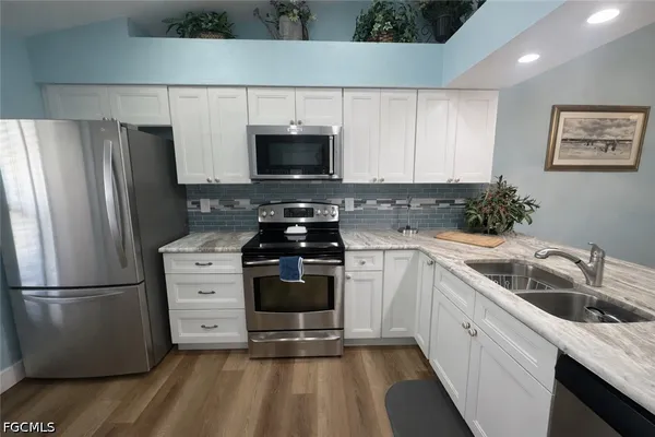 Property Slideshow image 2 of 20 | 11541 caraway ln 3188, Fort Myers, FL, 33908