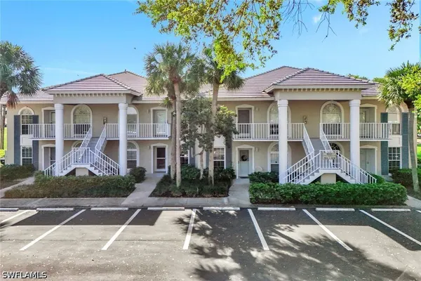 Property Slideshow image 3 of 26 | 8228 twelve oaks cir 323, Naples, FL, 34113