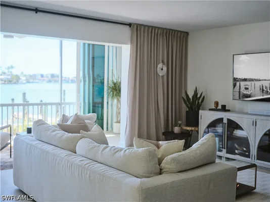 Property Slideshow image 3 of 32 | 322 harbour dr 104d, Naples, FL, 34103