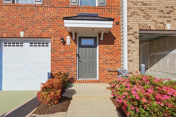 Property Slideshow image 2 of 39 | 106 mccormick pl, Williamsburg, VA, 23185