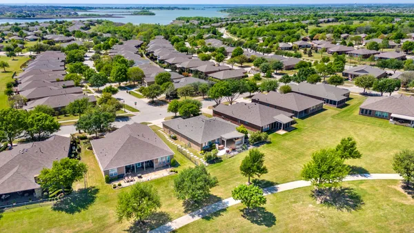 Property Slideshow image 3 of 39 | 6422 bushwoods dr, Frisco, TX, 75036