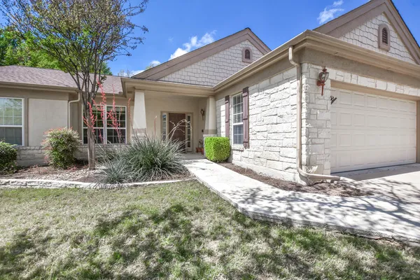 Property Slideshow image 2 of 33 | 735 breezeway ln, Georgetown, TX, 78633