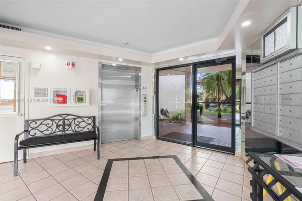 Property Slideshow image 2 of 13 | 3485 environ blvd c205, Lauderhill, FL, 33319