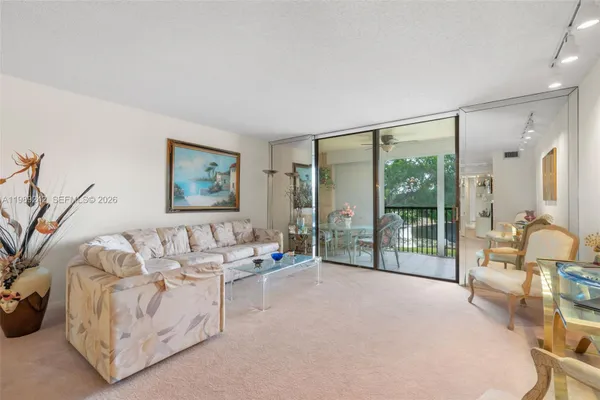 Property Slideshow image 3 of 13 | 3485 environ blvd c205, Lauderhill, FL, 33319