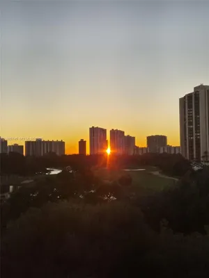 Property Slideshow image 3 of 15 | 20400 w country club dr 605, Aventura, FL, 33180