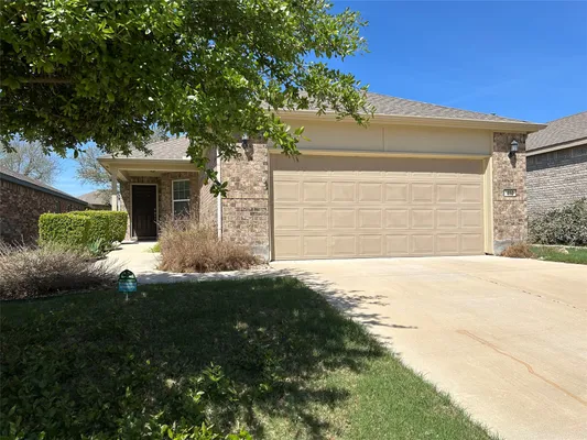 Property Slideshow image 2 of 25 | 410 holiday creek ln, Georgetown, TX, 78633