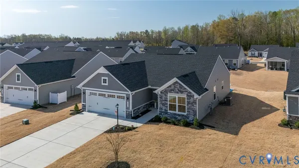 Property Slideshow image 2 of 66 | 7458 southamptonshire way, New Kent, VA, 23124