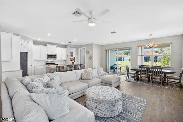 Property Slideshow image 2 of 46 | 15330 yellow birch ct, Alva, FL, 33920